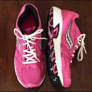 Saucony Oasis Pink Running Shoes